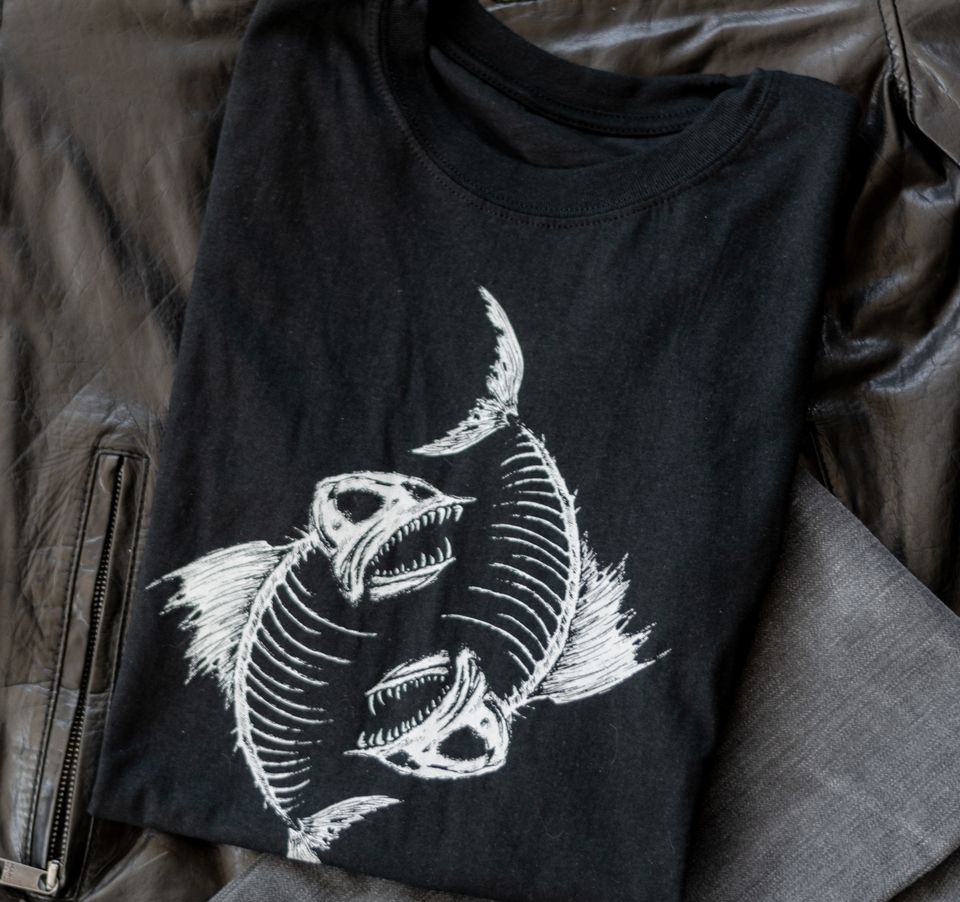 Pisces (Feb 19 - Mar 20) Zodiac T-Shirt – Spooky Cat Press
